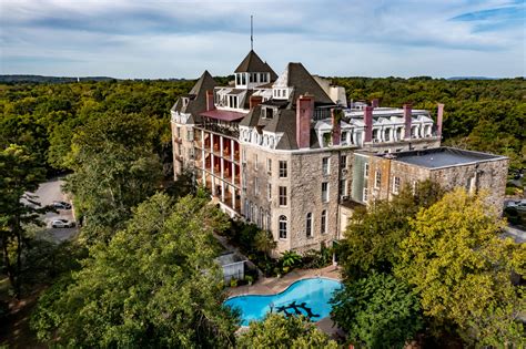 1886 Crescent Hotel in Eureka Springs