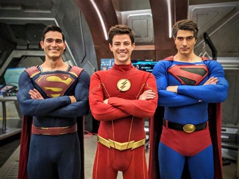 New Photo – The Flash Meets Two Supermen - Superman Homepage