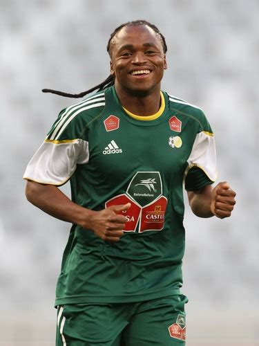 Siphiwe Tshabalala biography, birth date, birth place and pictures