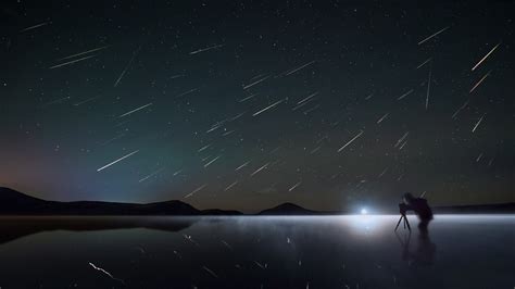 Hujan Meteor Perseid akan Terjadi pada Dini Hari Nanti - Suara Surabaya