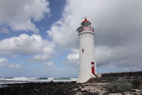 AU - Victoria - Griffiths Island Lighthouse, Port Fairy - World of Lighthouses