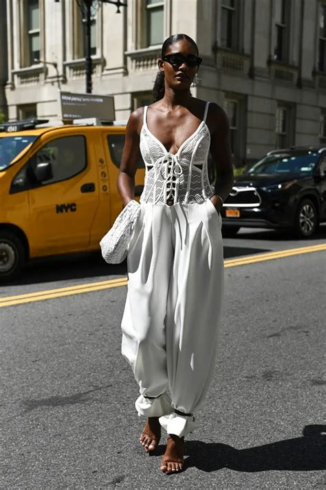 20 Corset Outfit Ideas That Will Elevate Your Street Style