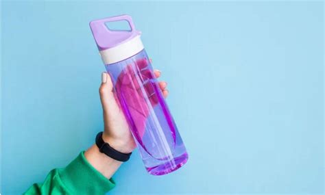 Here's Why You Need To Clean Your Water Bottle Daily - Culture