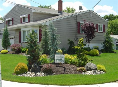 Scenic View Landscaping | Front yard garden design, Corner landscaping ...