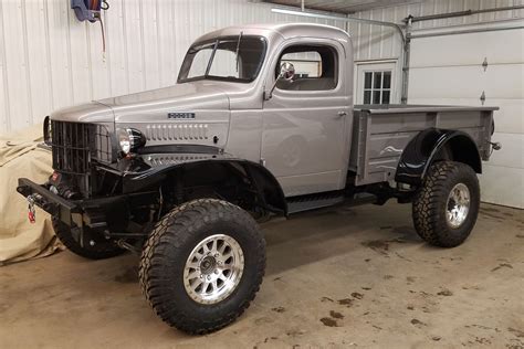 1941 DODGE POWER WAGON - Front 3/4 - 238139