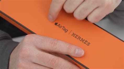 Apple Hermès high-end luxury Airtag Case Unboxing | SocialMyndz