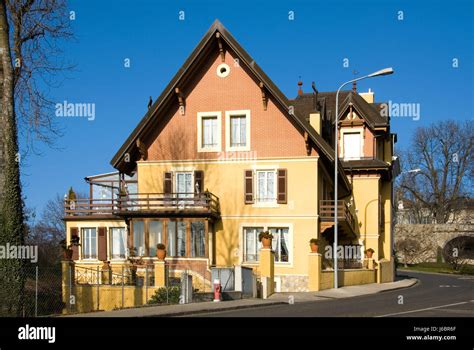 house building switzerland style of construction architecture architectural Stock Photo - Alamy