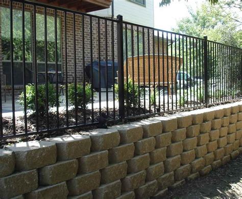 Retaining Wall Companies |Lifetime Fence| Retaining Wall Installation