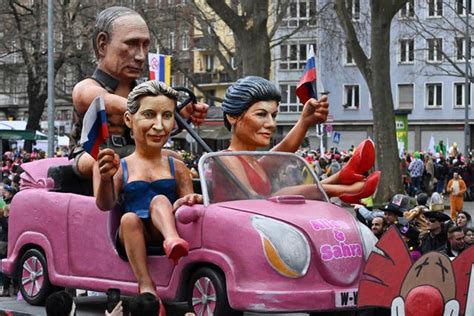 Huge satirical models of Trump, Putin and Zelensky at German carnival ...