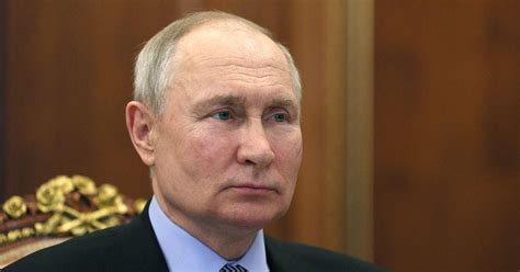 Putin Preparing to Announce 2024 Re-election Bid: Report