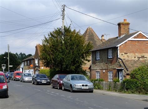 Cottages in Front Road, Woodchurch © Stefan Czapski :: Geograph Britain and Ireland