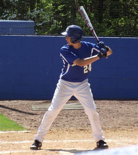 The Best Batting Stance For A Youth Hitter - JEC Baseball Info