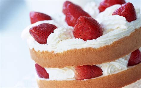 Delicious Strawberry Shortcake HD Wallpaper