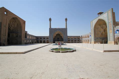 The Great Mosque (or Masjid-e Jameh) of Isfahan (article) | Khan Academy