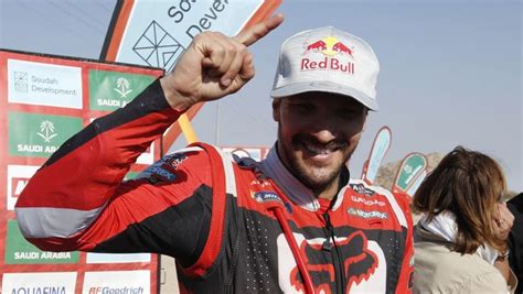 Motorcycle champion Sunderland out of Dakar on opening stage - CNA