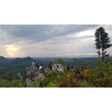 SUNSET HIKING AT BATU PUTIH | Journify