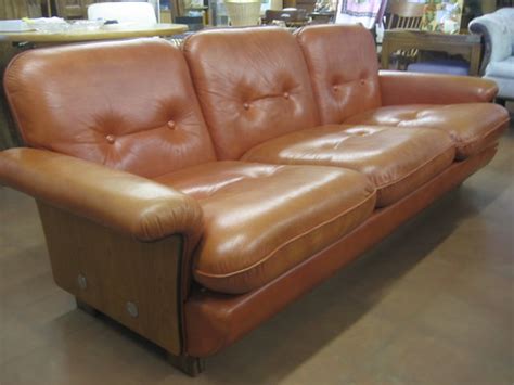 SOLD: Mid-century Finnish leather sofa | 86" long, 34" deep,… | Flickr