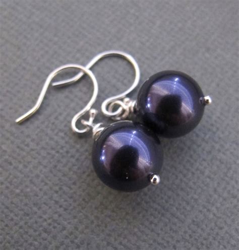 Dark Purple Pearl Earrings in Silver. by RoyalGoldGifts on Etsy