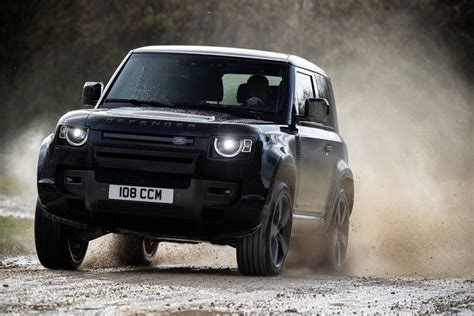 Land Rover Defender 2022 ganha versão V8 com 525 cv - fotos e detalhes