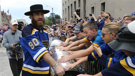 Blues hockey star Ryan O'Reilly is making an appearance at Macy's to ...