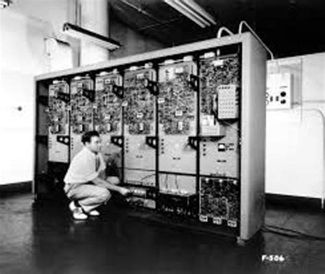 10 Facts about Computer History - Fact File