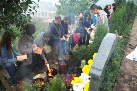 Ancestor worship and veneration in China