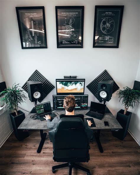 40 Workstation Setups That We Really Like