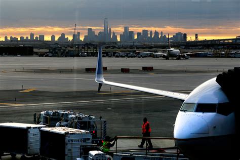 United Airlines Delays Flights Because of Computer Problem - The New York Times