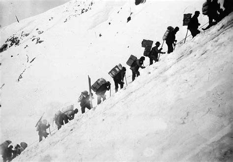 Klondike Gold Rush: 39 Fascinating Historical Photos