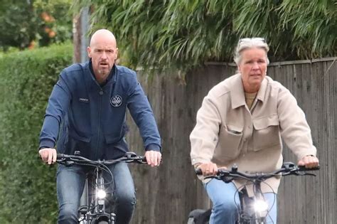 Man Utd boss Erik ten Hag and wife Bianca enjoy bike…