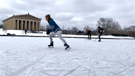 A Snow Day In Nashville Means Sledding And Skating — Yes, Outdoor Ice Skating | WPLN News