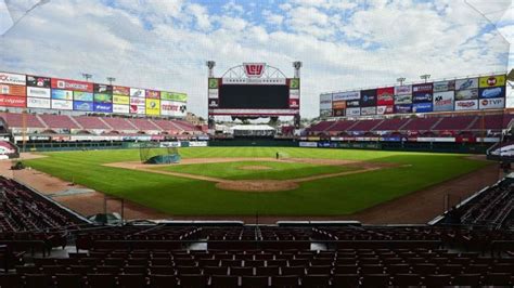 Estadio de los Tomateros de Culiacán stadium light towers