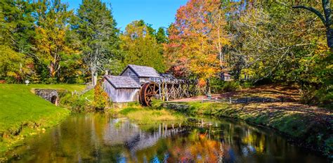 The 20 Best Overlooks on the Blue Ridge Parkway in Fall - Blue Ridge Mountains Travel Guide