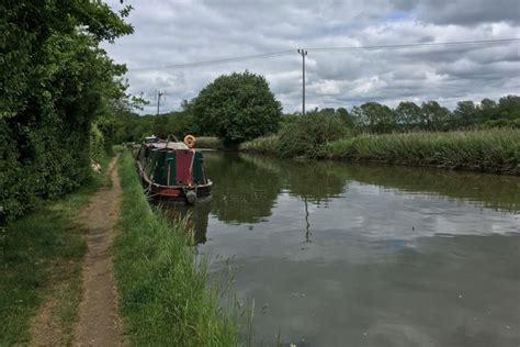 Grand Union Canal Walk and narrowboat © Philip Jeffrey cc-by-sa/2.0 ...