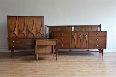 Iconic Mid Century Modern King Bedroom Set Dramatic curves, high arches, brass p… | Mid century ...