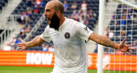 MLS HONORS: Higuain named player of the week - Front Row Soccer