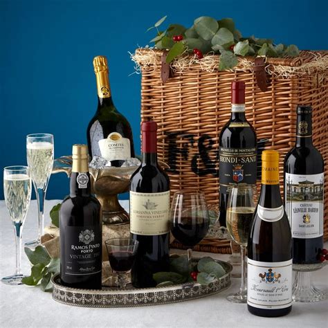 The Fortnum & Mason Drinks Banquet Hamper | Wine hampers, Christmas ...