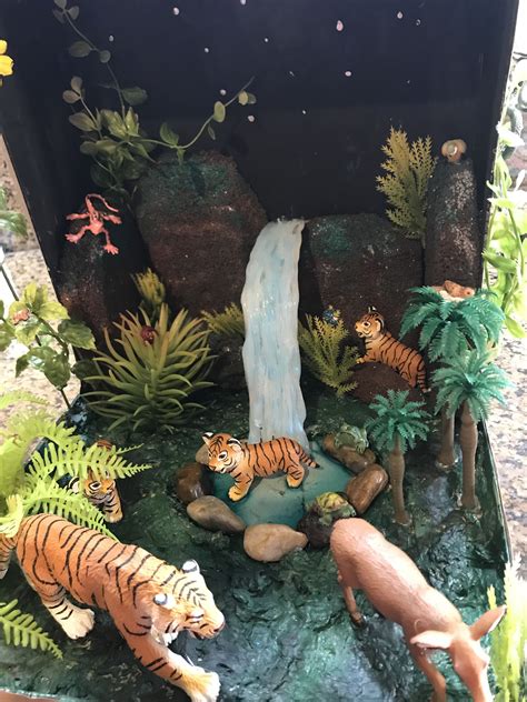 Bengal Tiger Shoebox diorama. We made the rocks from styrofoam, the ...