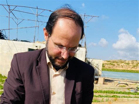 Prominent Palestinian writer and academic Refaat Alareer killed in airstrike | The Independent