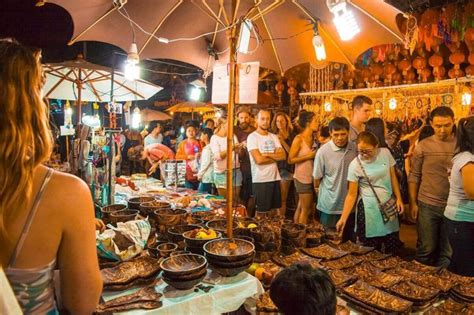 Chiang Mai Sunday Night Market: BEST Tips For Visiting 2023