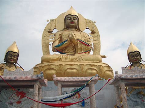 Je Tsongkhapa statue | Copyright-free photo (by M. Vorel) | LibreShot