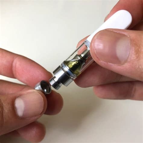 CCELL Palm - 510 Vape Cartridge Battery - Cannabis Vape Reviews