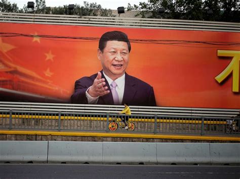 Chinese President Xi Jinping gets the Mao Zedong treatment to become ...