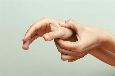 What Causes Thumb Pain? | Best Health Magazine Canada