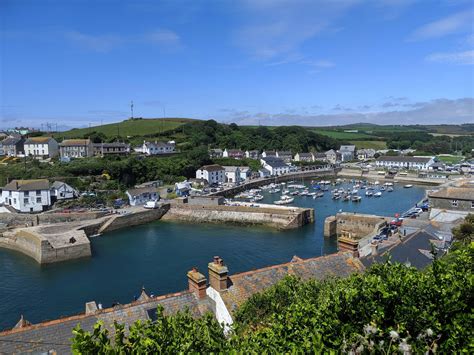 Porthleven harbour, Cornwall : britpics