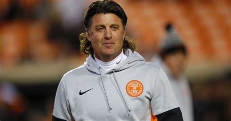 LOOK: Mike Gundy cuts famous mullet