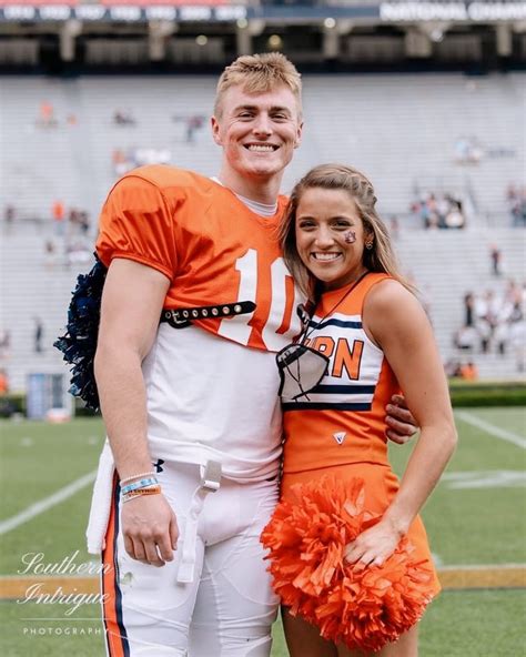 Auburn Qb Bo Nix Is Engaged To An Auburn Cheerleader