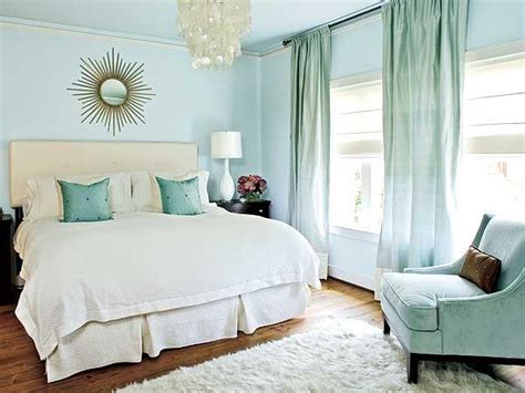 light blue bedroom - Decoist