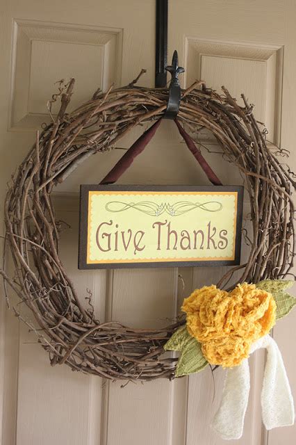 13 DIY Thanksgiving Wreaths From Different Materials - Shelterness