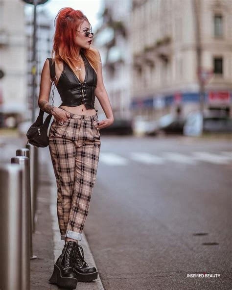 31 Grunge Aesthetic Outfits to Copy Now - Inspired Beauty